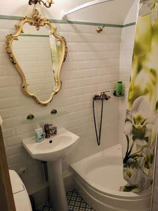 Проживание в семье Casa Generalului Сибиу Double Room with Private External Bathroom Ludovic Style-4