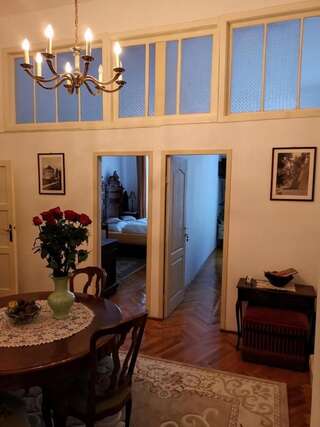 Проживание в семье Casa Generalului Сибиу Double Room with Private External Bathroom Baroque Style-7